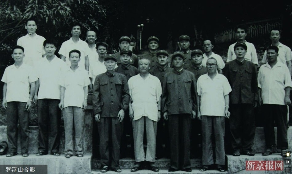 【新鲜事】习近平部分家庭照首次曝光,习大大小时候萌萌哒!